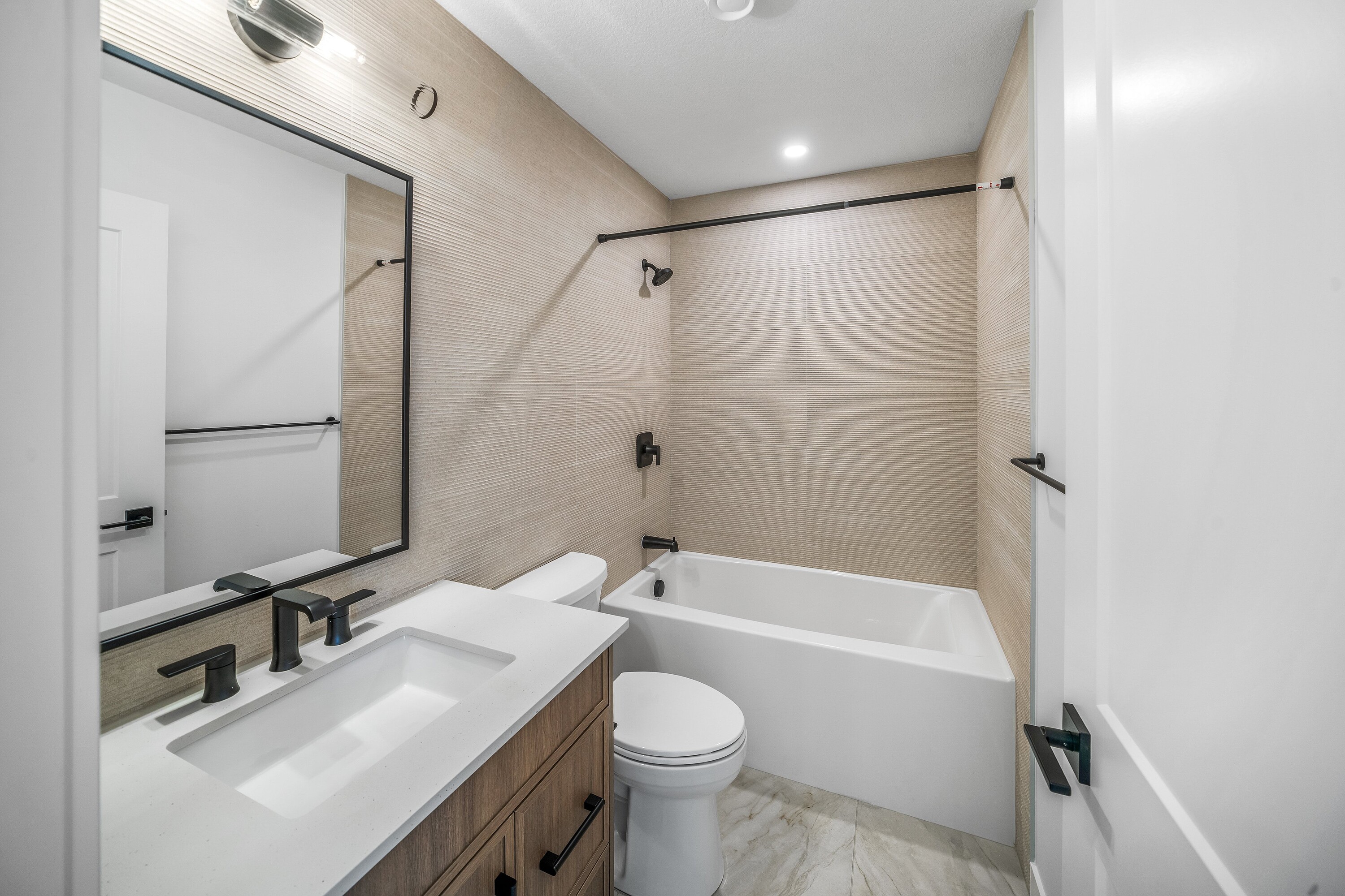  New Construction Apartment - 物件實景