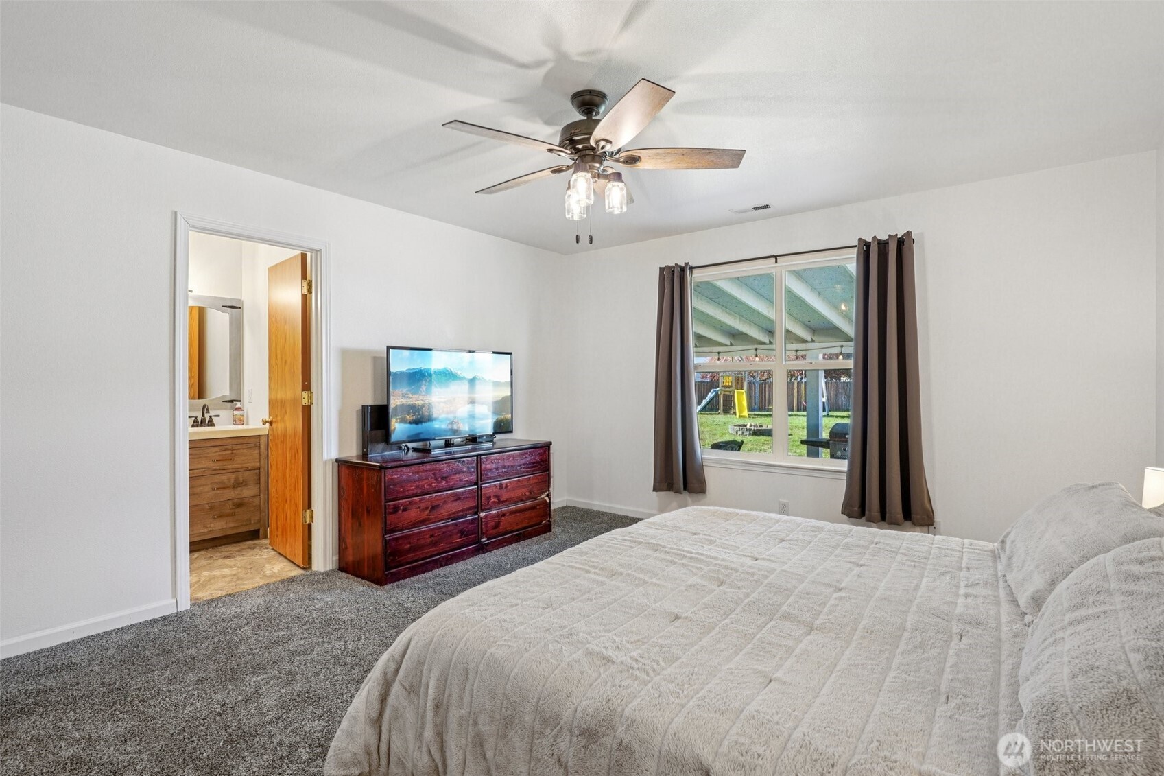 Orting, Washington, 98360, United States, 3 Bedrooms Bedrooms, ,2 BathroomsBathrooms,Residential,For Sale,1988099