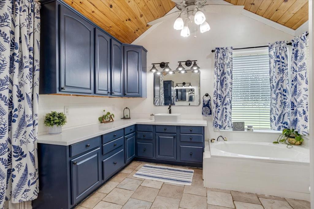 Athens, Texas, 75752, United States, 4 Bedrooms Bedrooms, ,3 BathroomsBathrooms,Residential,For Sale,1962313