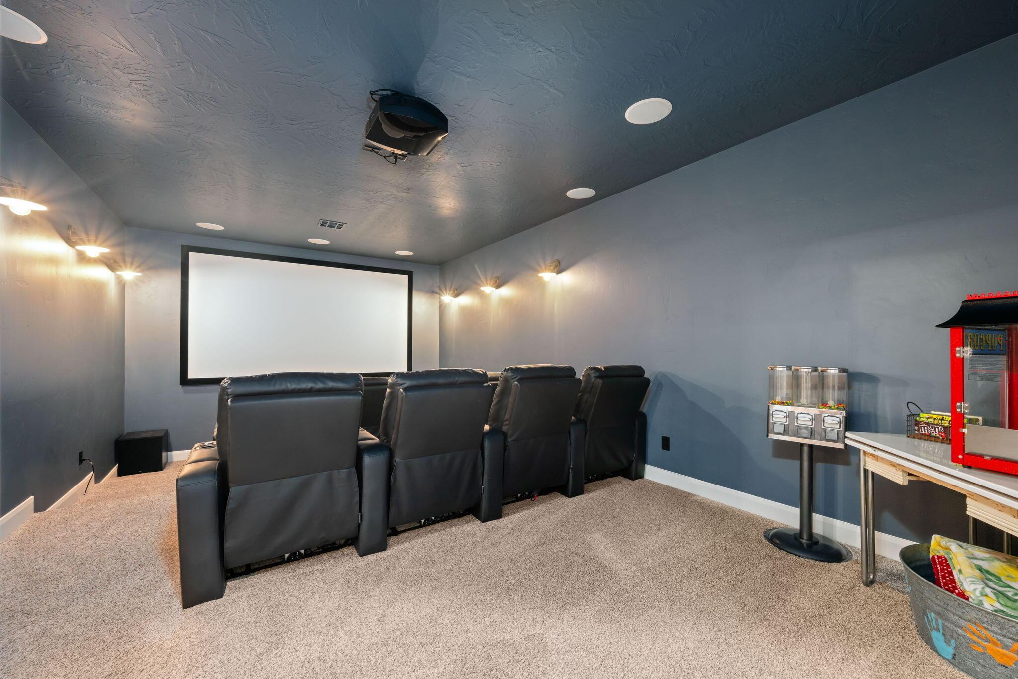 Hurricane, Utah, 84737, United States, 6 Bedrooms Bedrooms, ,6 BathroomsBathrooms,Residential,For Sale,1977381