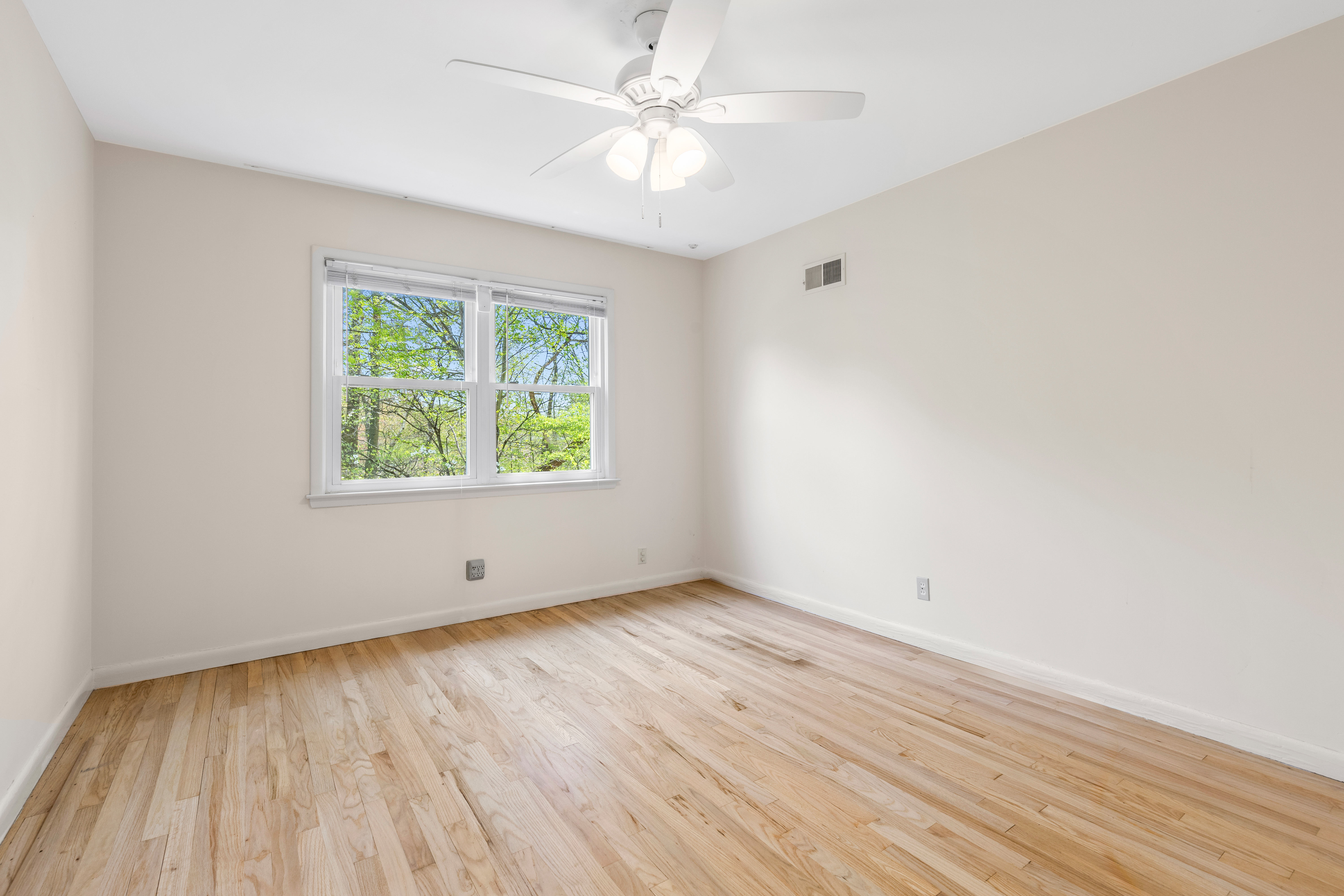  30 Claudet Way - 物件實景