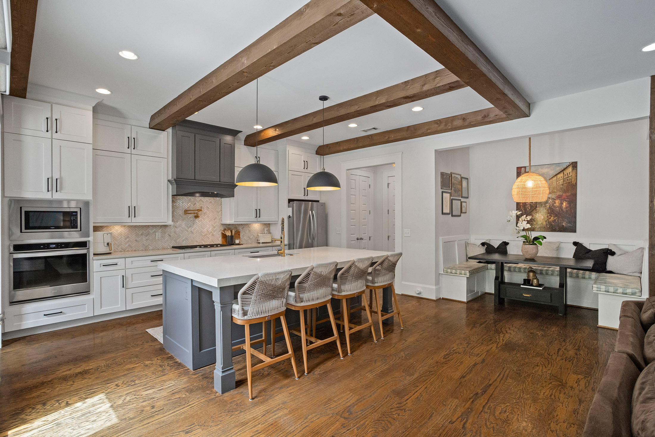 Extraordinary Custom-Built Home in Brookhaven - 物件實景