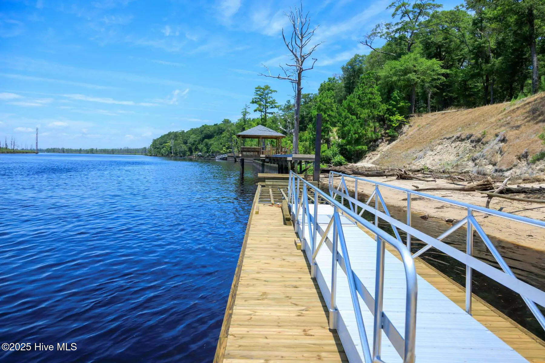 Castle Hayne, North Carolina, 28429, United States, 4 Bedrooms Bedrooms, ,3 BathroomsBathrooms,Residential,For Sale,1898806