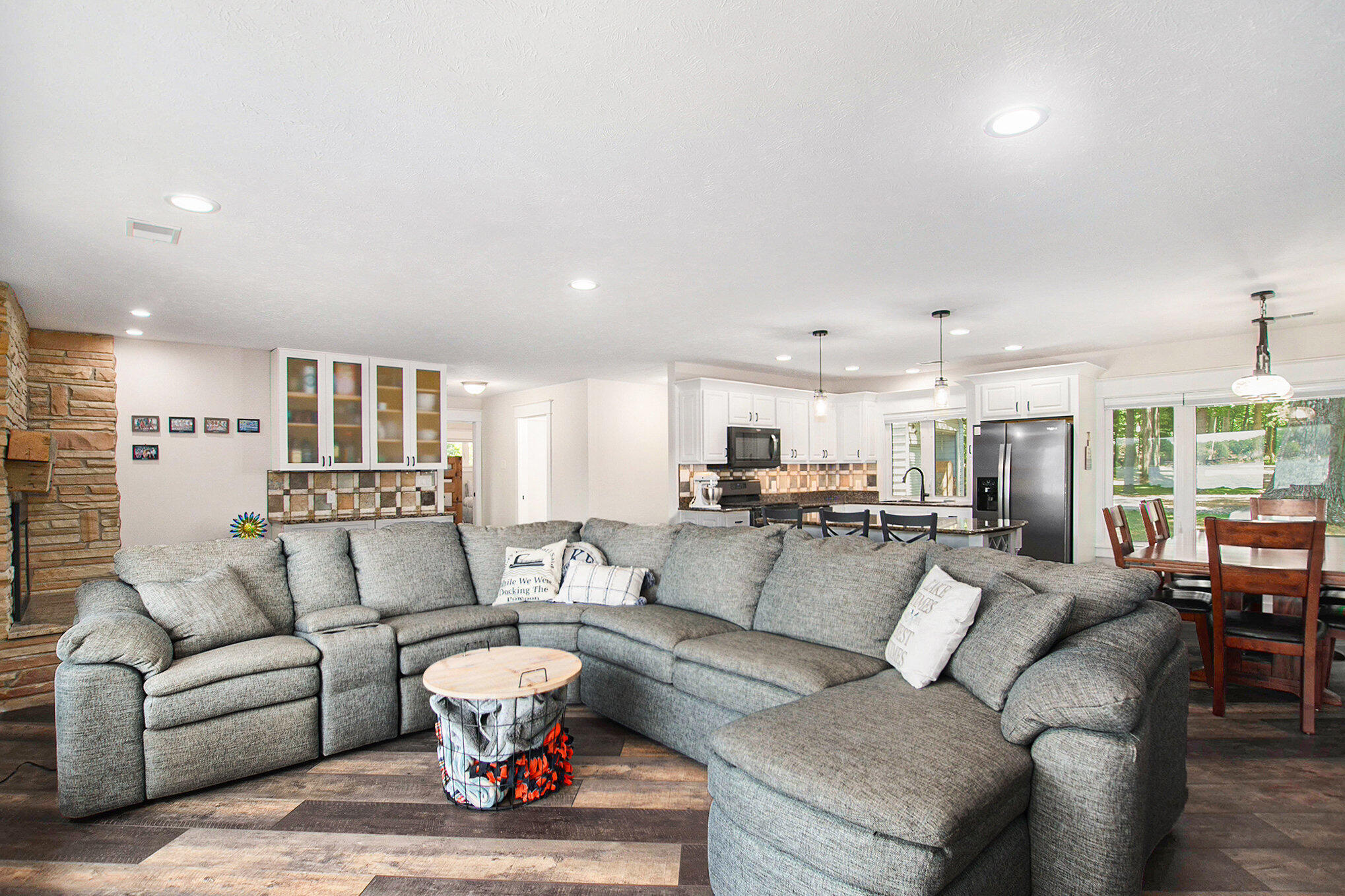 Grand Junction, Michigan, 49056, United States, 2 Bedrooms Bedrooms, ,1 BathroomBathrooms,Residential,For Sale,1876065