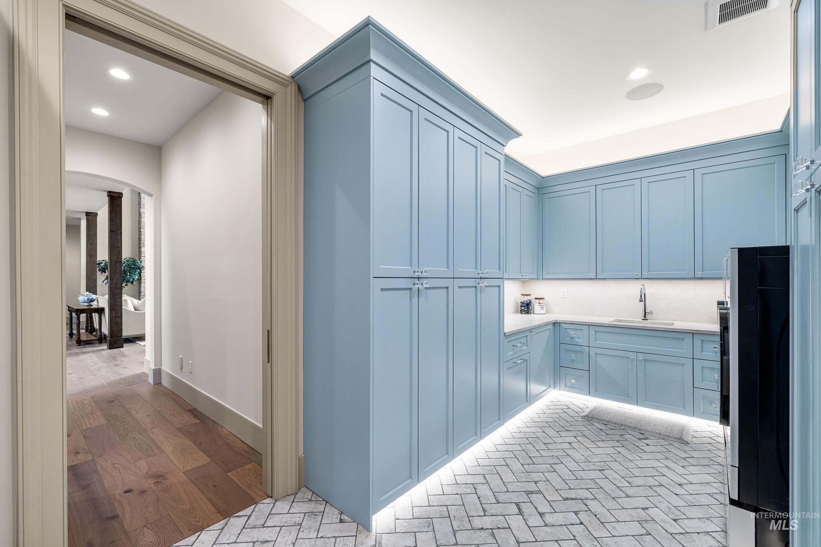 McCall, Idaho, 83638, United States, 5 Bedrooms Bedrooms, ,4 BathroomsBathrooms,Residential,For Sale,1989915