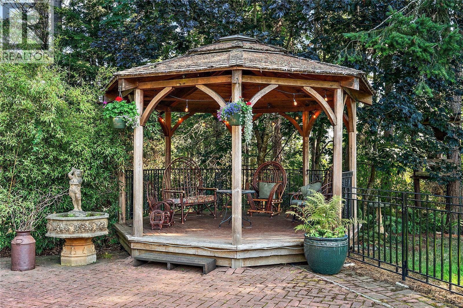 NORTH SAANICH, British Columbia, V8L 5P8, CA, 7 Bedrooms Bedrooms, ,10 BathroomsBathrooms,Residential,For Sale,1950627