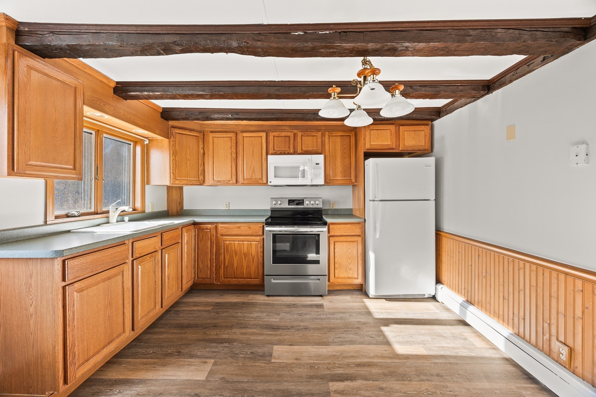 Taunton, Massachusetts, 02780, United States, 4 Bedrooms Bedrooms, ,2 BathroomsBathrooms,Residential,For Sale,2007506