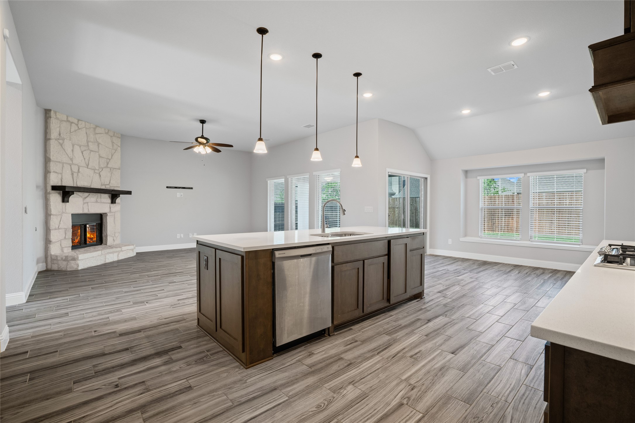 Melissa, Texas, 75454, United States, 4 Bedrooms Bedrooms, ,3 BathroomsBathrooms,Residential,For Sale,1994825