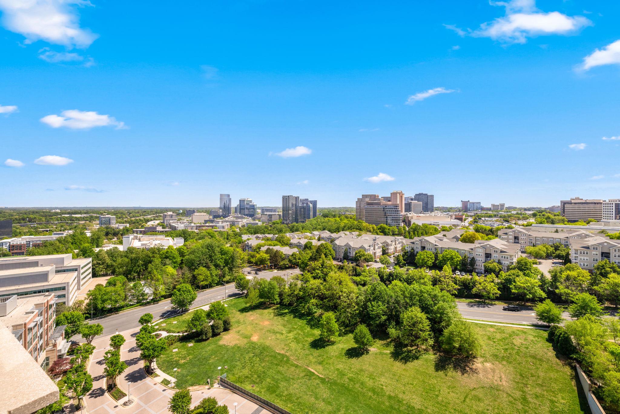  8220 Crestwood Heights Drive, Mclean, VA, 22102 - 物件實景