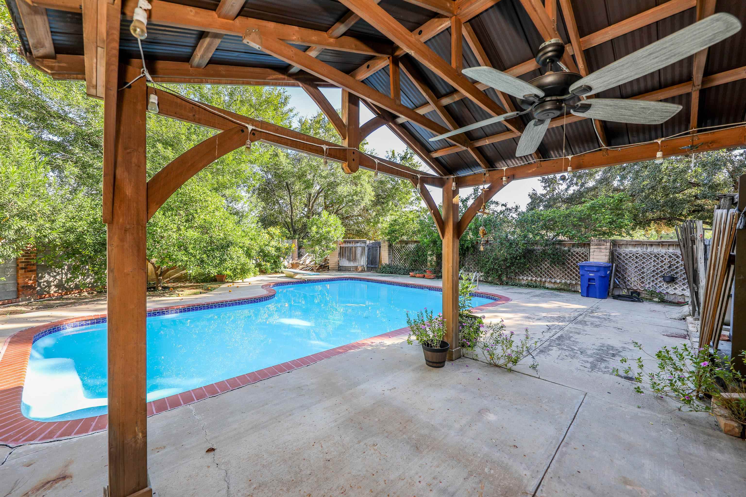 LAREDO, Texas, 78041, United States, 5 Bedrooms Bedrooms, ,3 BathroomsBathrooms,Residential,For Sale,1967607