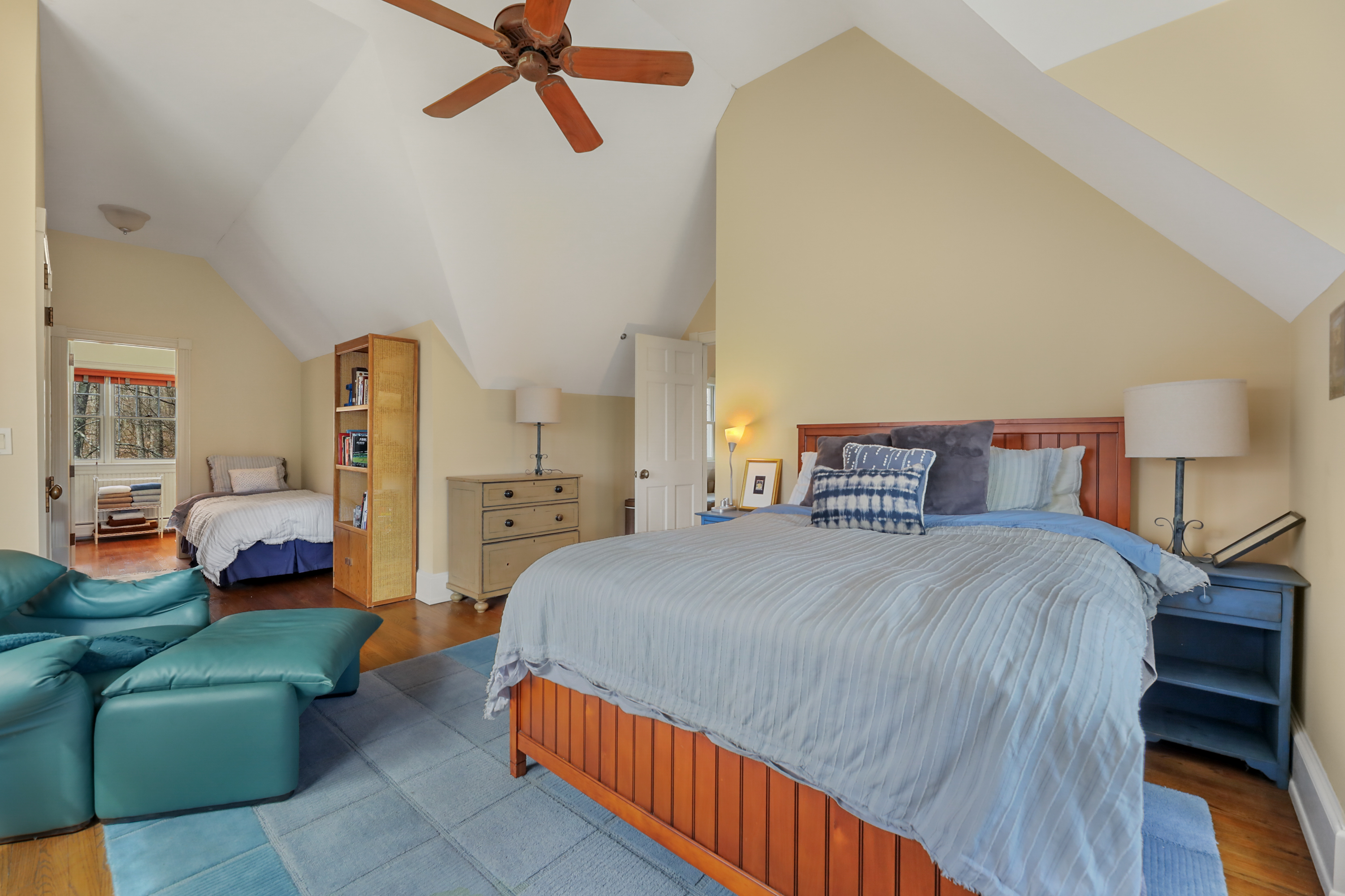  Exquisite Tudor Estate Set on 18+ Breathtaking Acres with Stunning Panoramic Vie - 物件實景