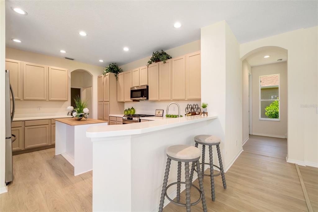 University Park, Florida, 34201, United States, 4 Bedrooms Bedrooms, ,4 BathroomsBathrooms,Residential,For Sale,1876189