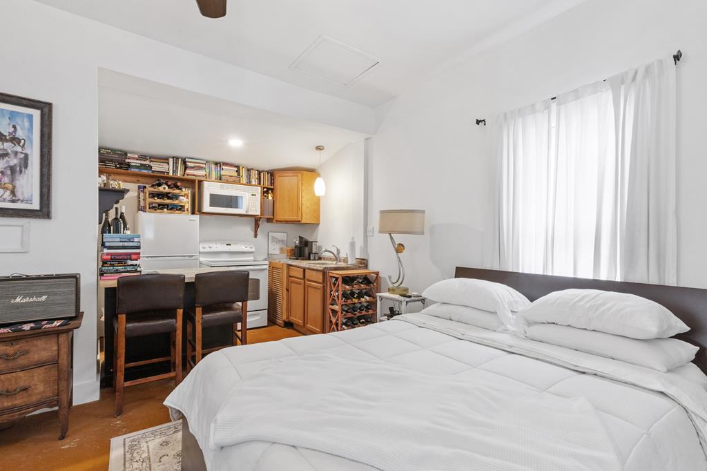 Fredericksburg, Texas, 78624, United States, 4 Bedrooms Bedrooms, ,4 BathroomsBathrooms,Residential,For Sale,1979275