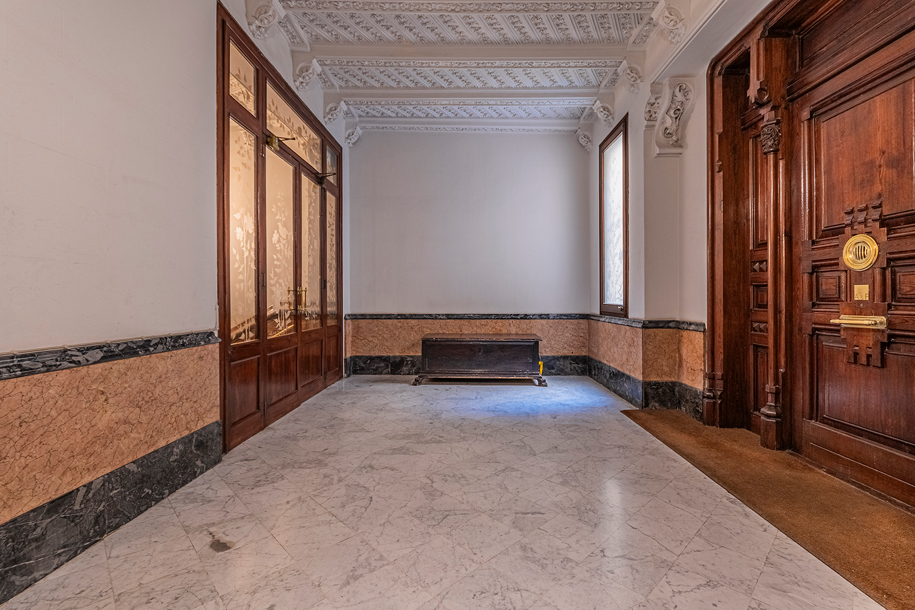  Modernist flat in Eixample with premium finishes in the Quadrat d