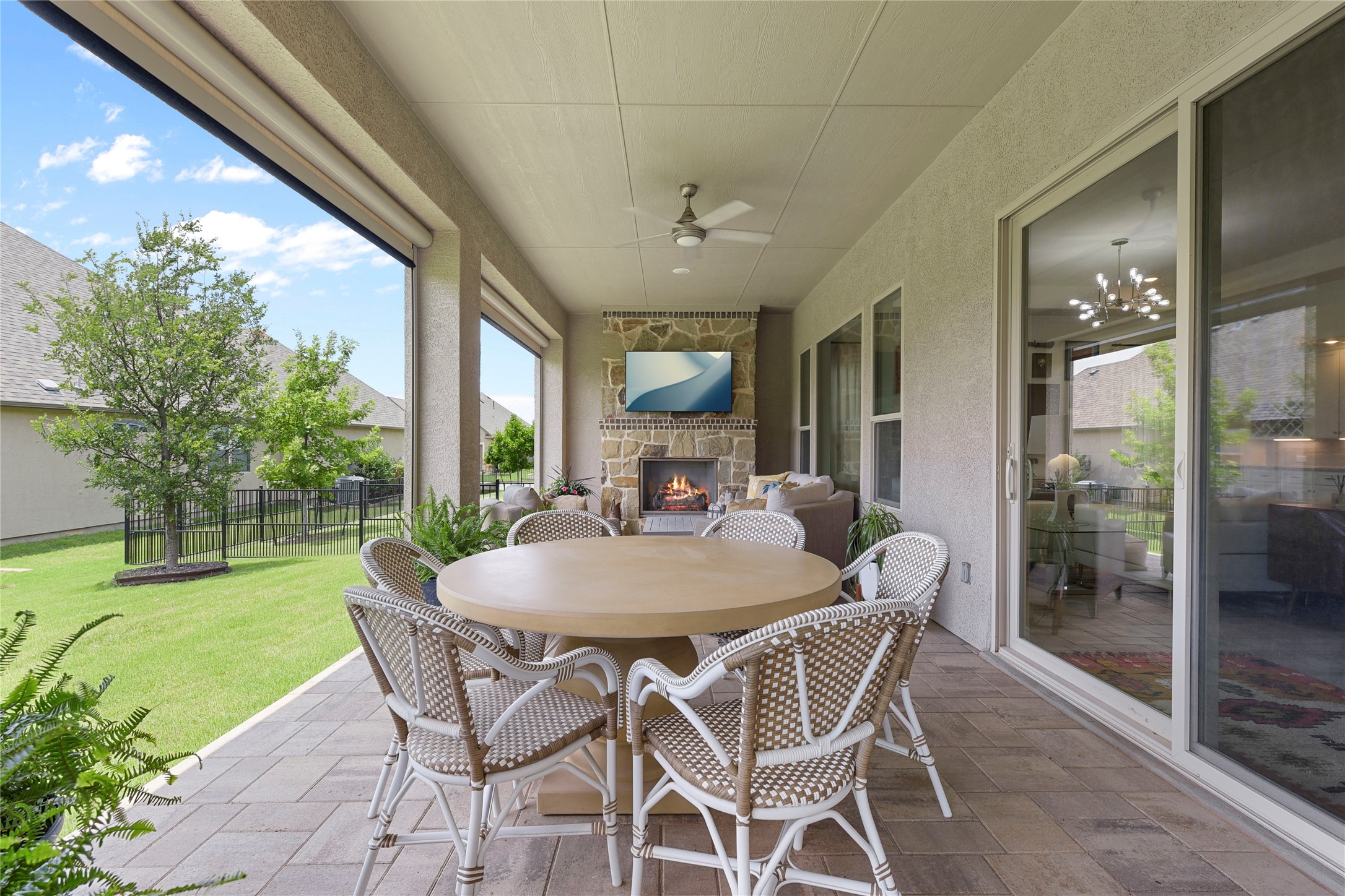 Denton, Texas, 76207, United States, 2 Bedrooms Bedrooms, ,3 BathroomsBathrooms,Residential,For Sale,1837650