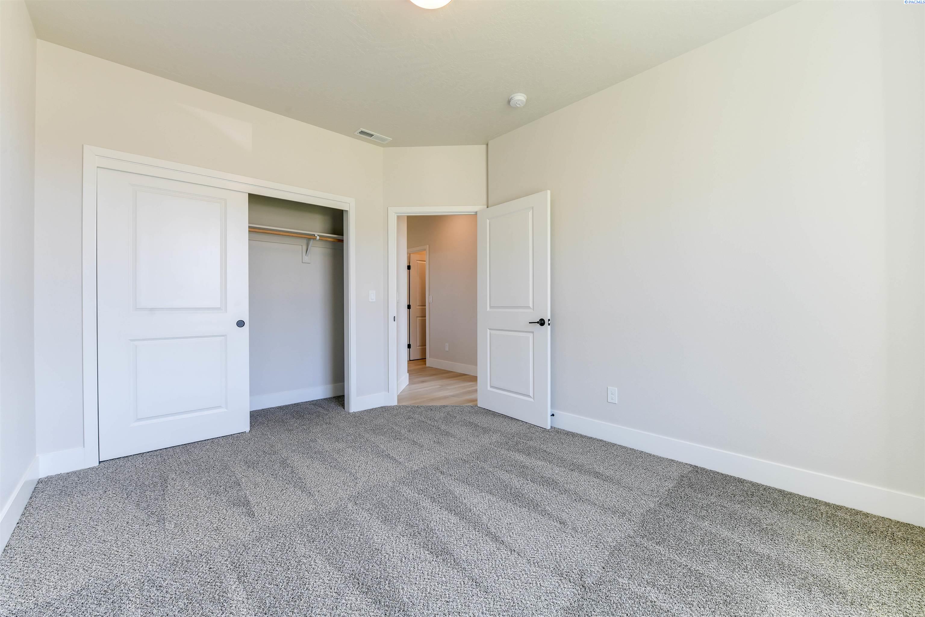 Richland, Washington, 99352, United States, 3 Bedrooms Bedrooms, ,2 BathroomsBathrooms,Residential,For Sale,1898474