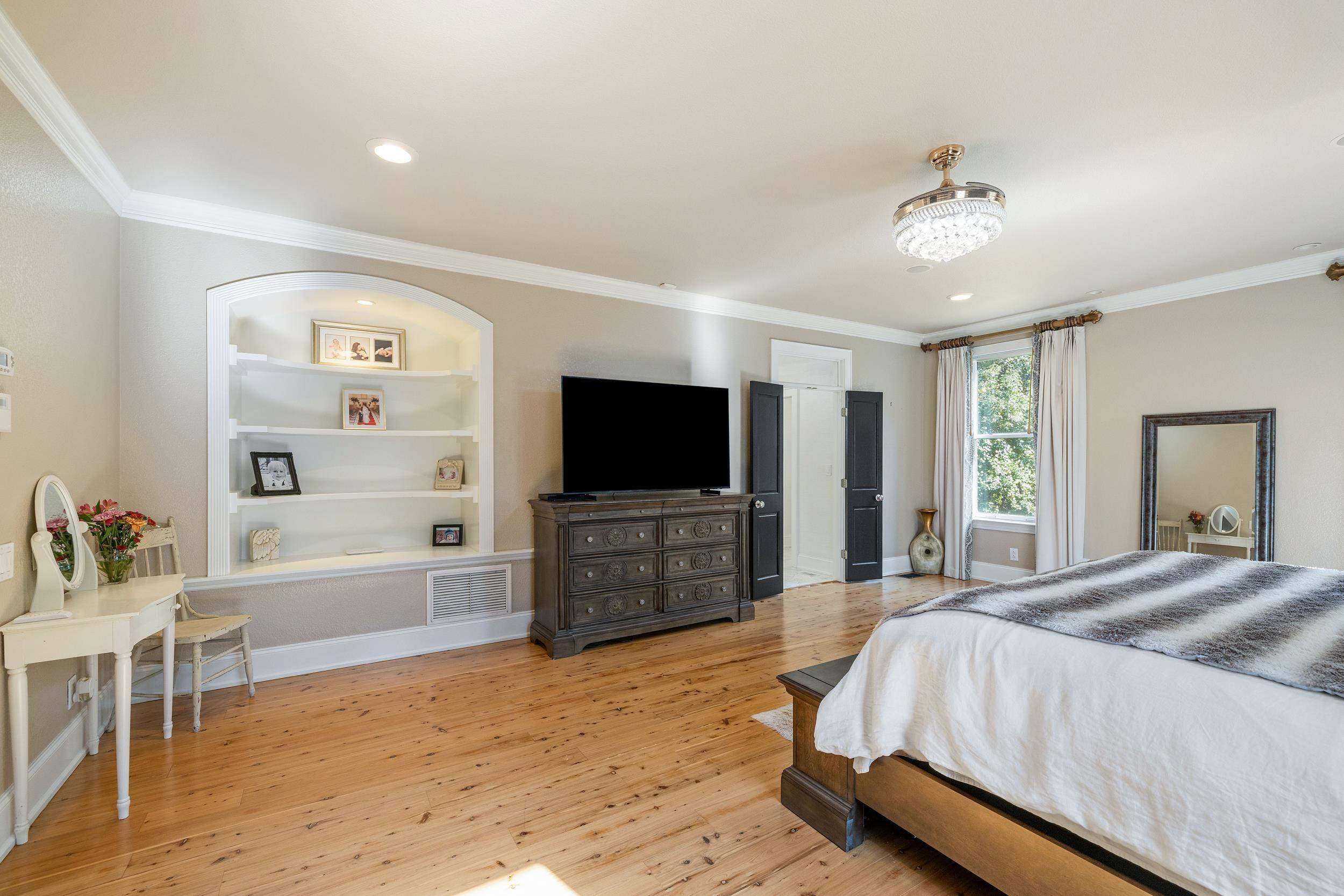 Tallahassee, Florida, 32312, United States, 4 Bedrooms Bedrooms, ,6 BathroomsBathrooms,Residential,For Sale,1846572