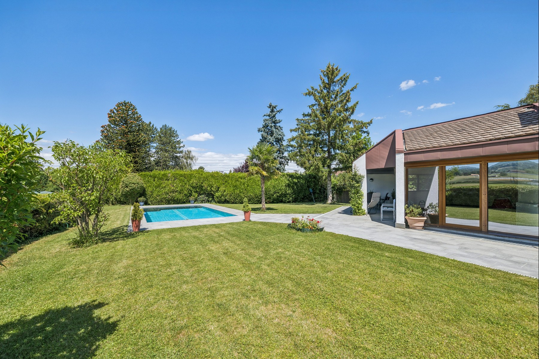  Architect-designed villa with a pool and panoramic views of the Salève - 物件實景