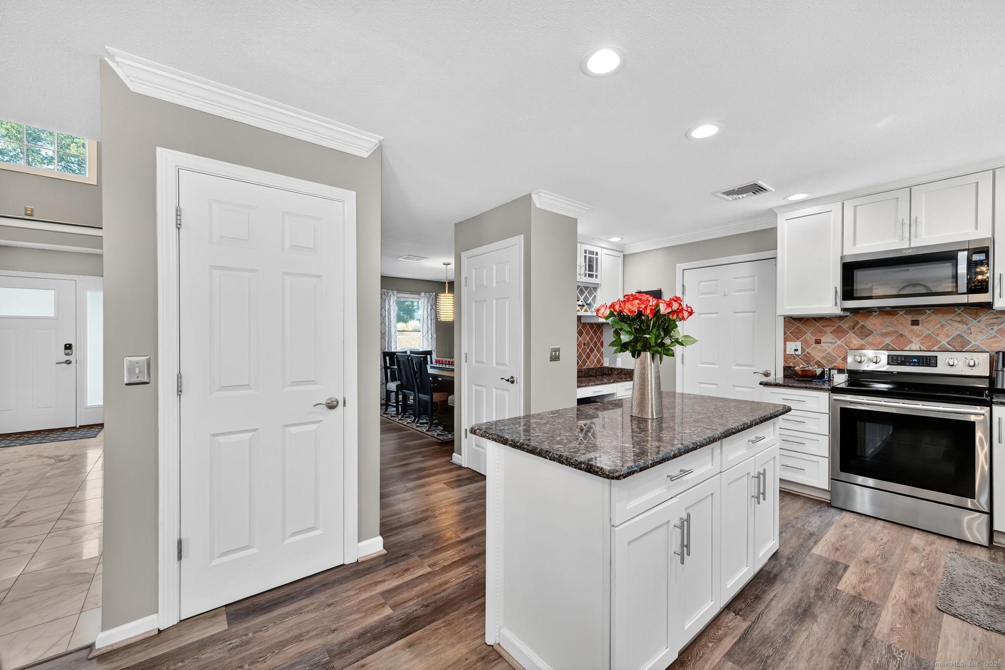 Vernon, Connecticut, 06066, United States, 3 Bedrooms Bedrooms, ,4 BathroomsBathrooms,Residential,For Sale,1944677
