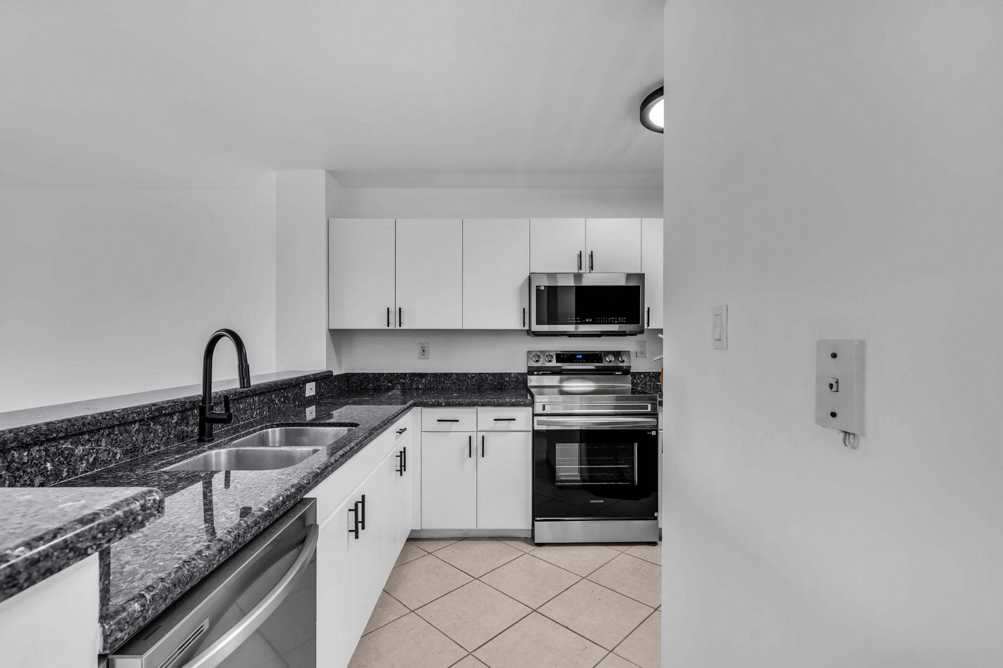  1401 Bay Rd, Miami Beach, FL, 33139 - 物件實景