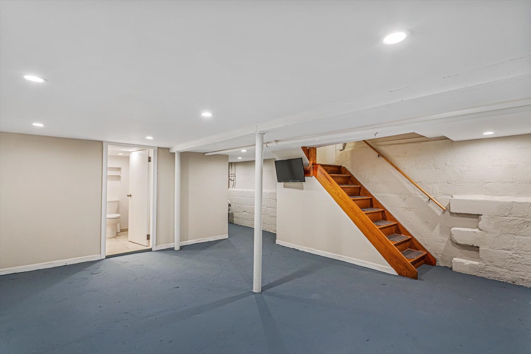  90-43 70th Drive, Forest Hills, NY, 11375 - 物件實景