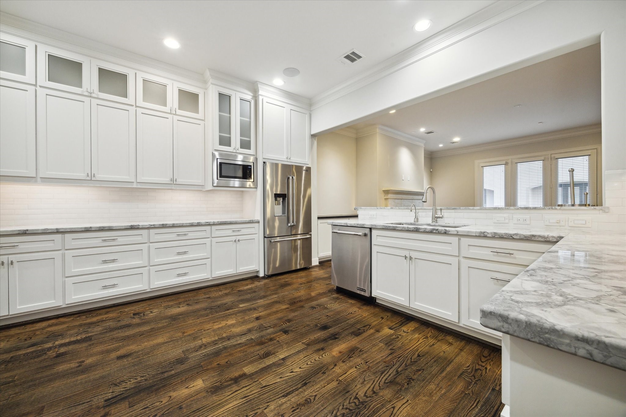  6008 Potomac Park Drive - 物件實景