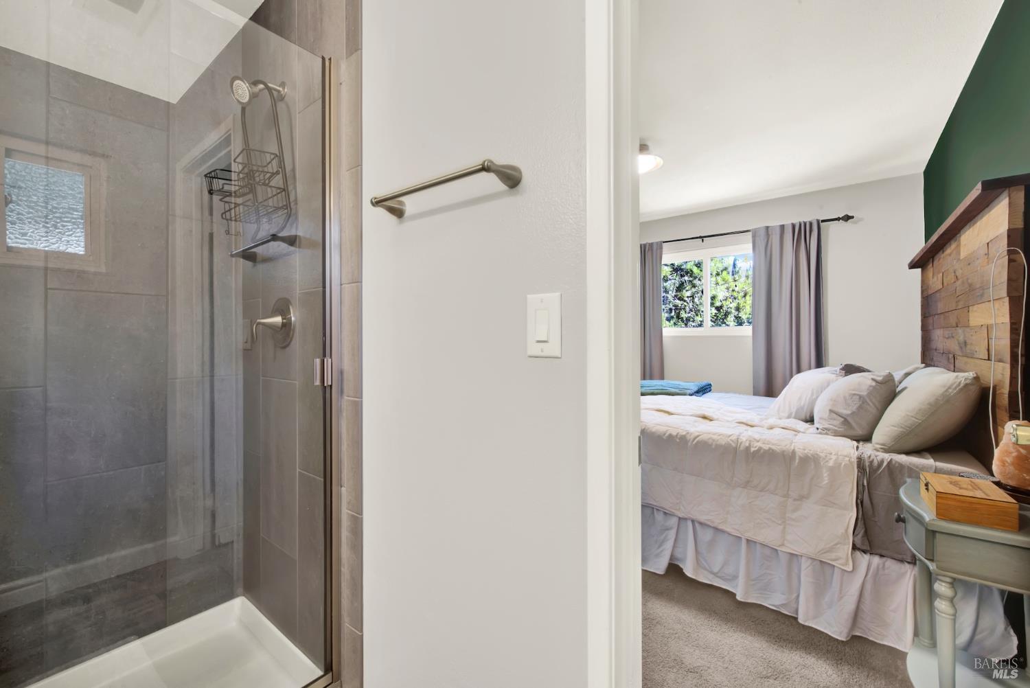 Vacaville, California, 95687, United States, 3 Bedrooms Bedrooms, ,2 BathroomsBathrooms,Residential,For Sale,1940371