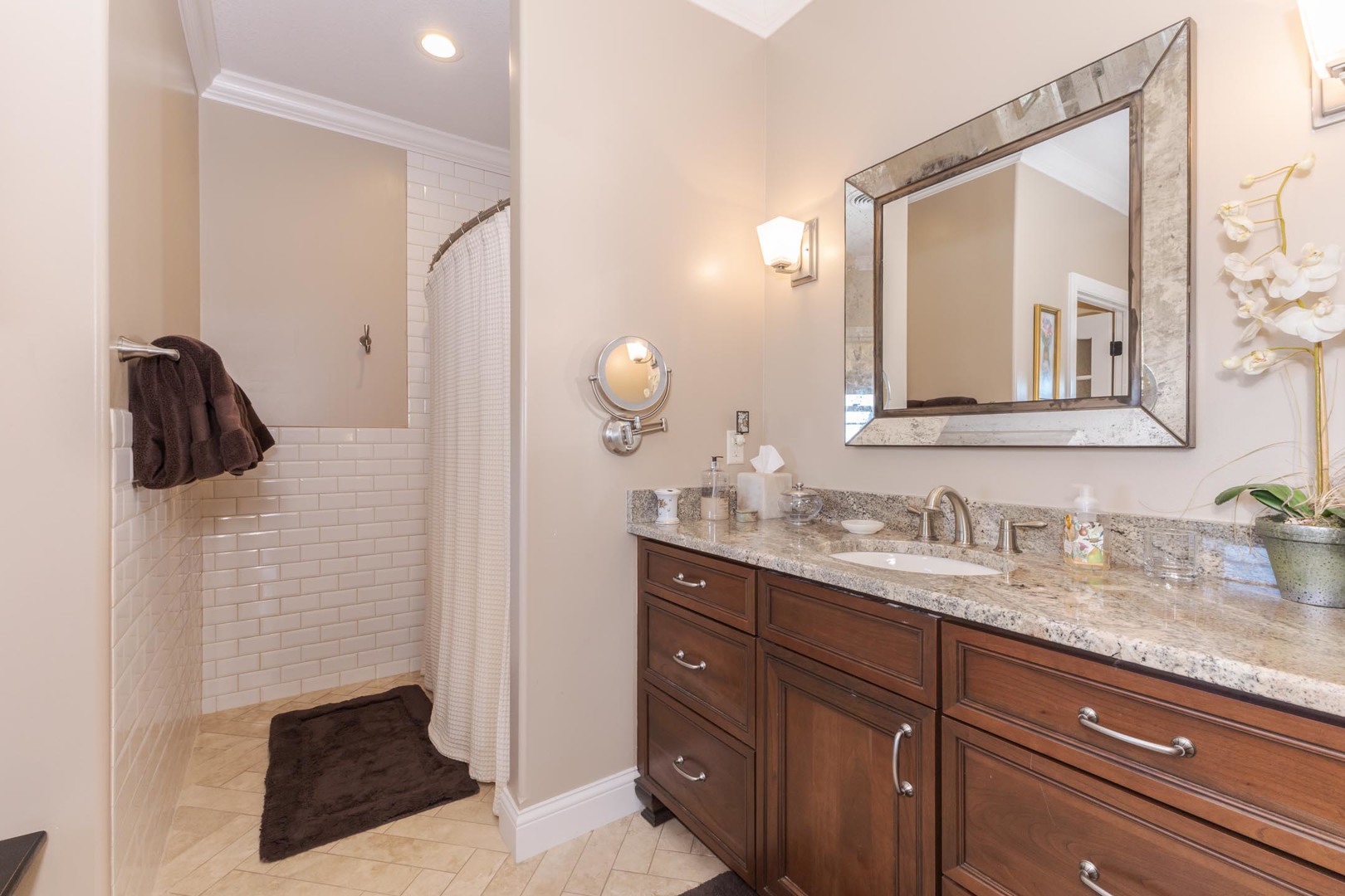 Hudson, Illinois, 61748, United States, 3 Bedrooms Bedrooms, ,5 BathroomsBathrooms,Residential,For Sale,1987913