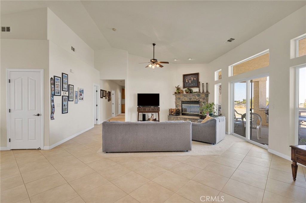 Pinon Hills, California, 92372, United States, 4 Bedrooms Bedrooms, ,4 BathroomsBathrooms,Residential,For Sale,1917576