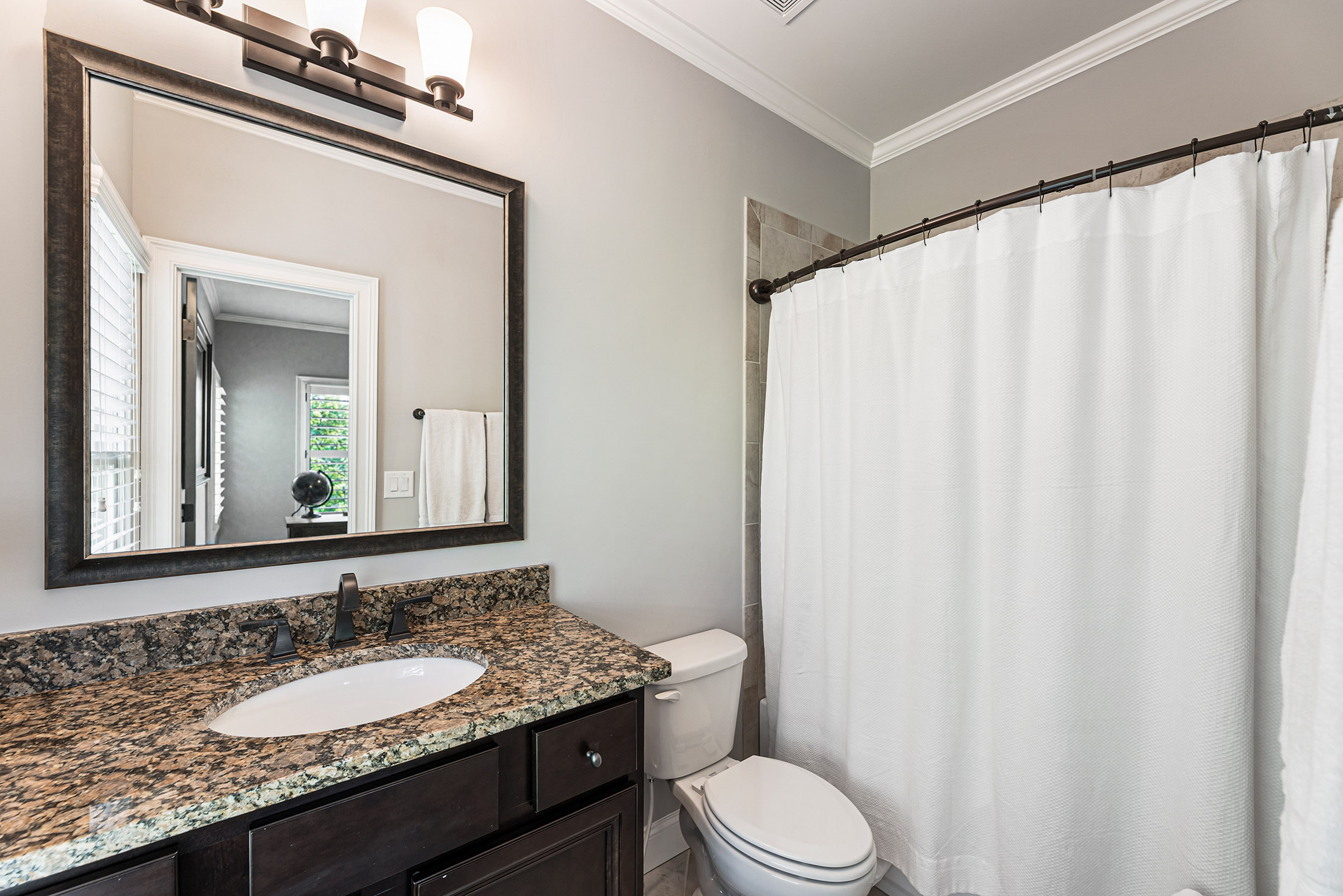 Desirable Monte Hewett First-Time Resale in the Sought-After Lake Haven - 物件實景