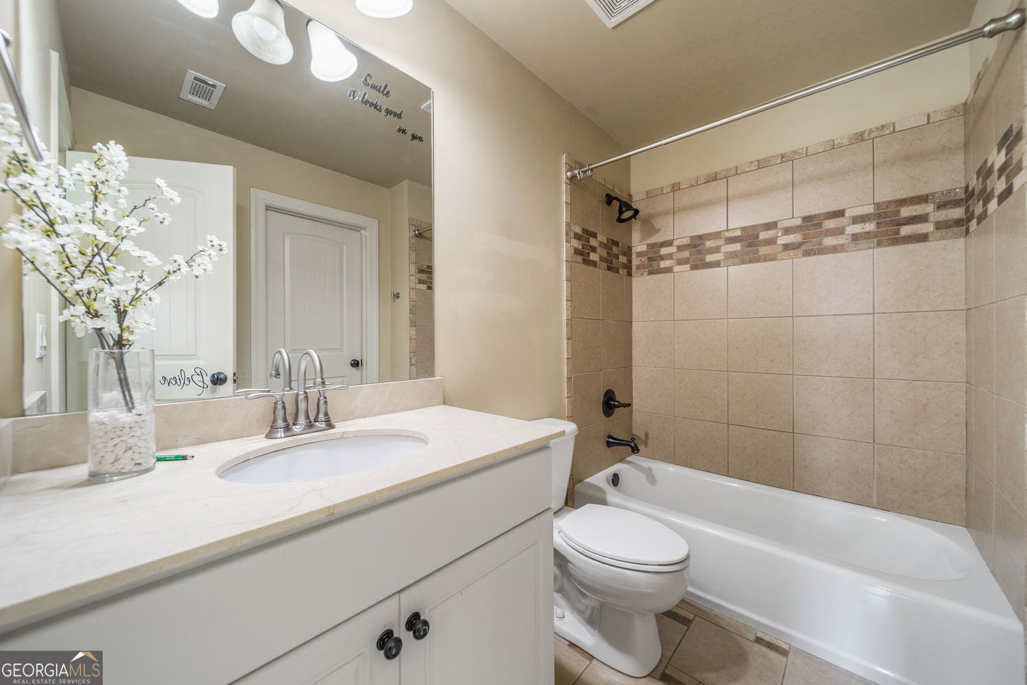 Snellville, Georgia, 30078, United States, 4 Bedrooms Bedrooms, ,5 BathroomsBathrooms,Residential,For Sale,1992513