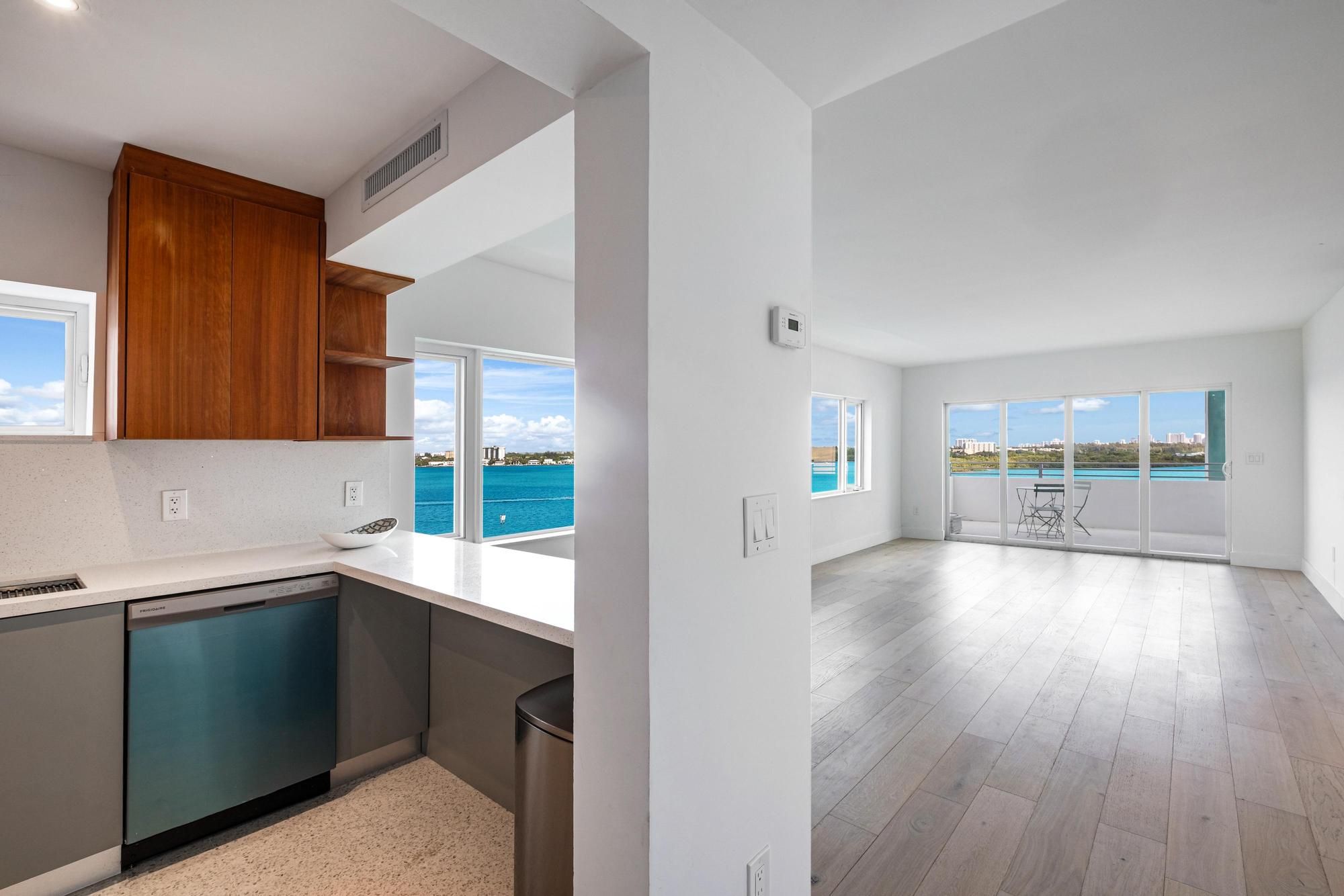  10300 W Bay Harbor Dr, Bay Harbor Islands, FL, 33154 - 物件實景