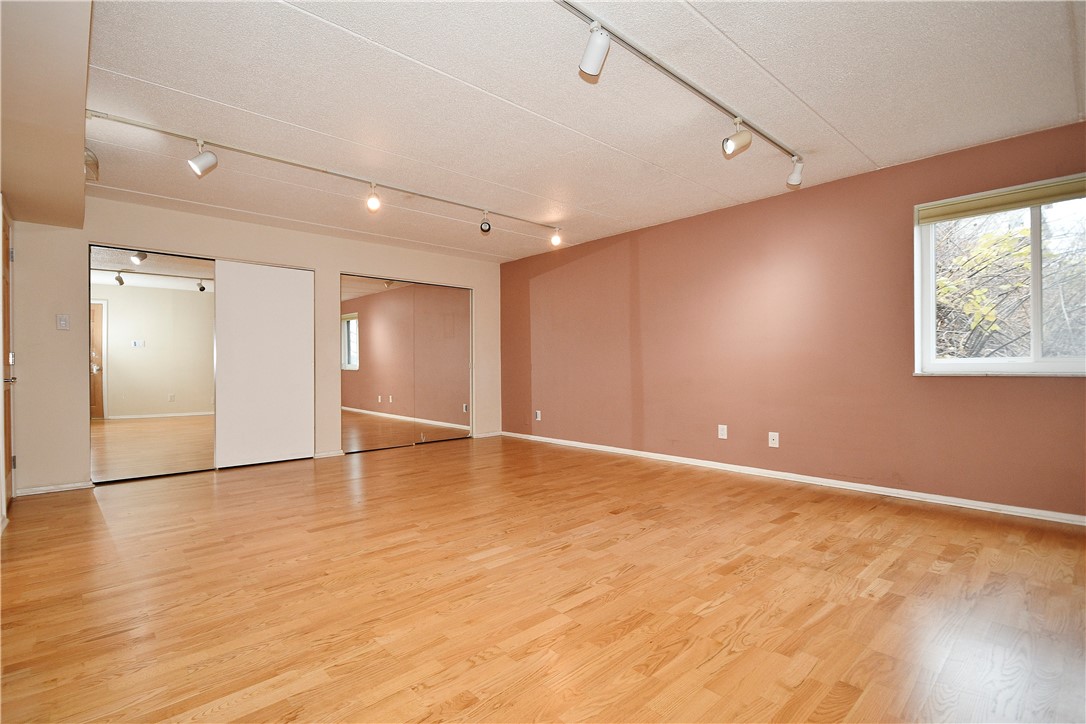 1000 Grandview Avenue Unit 401, Mt Washington, Pennsylvania, 15211, United States, 2 Bedrooms Bedrooms, ,2 BathroomsBathrooms,Residential,For Sale,1000 Grandview Avenue Unit 401,1662868