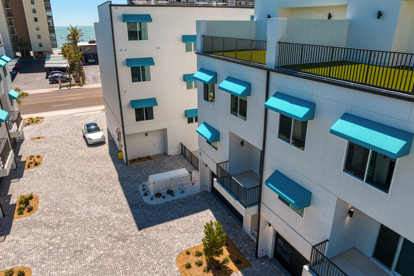 Madeira Beach, Florida, 33708, United States, 5 Bedrooms Bedrooms, ,4 BathroomsBathrooms,Residential,For Sale,1810583