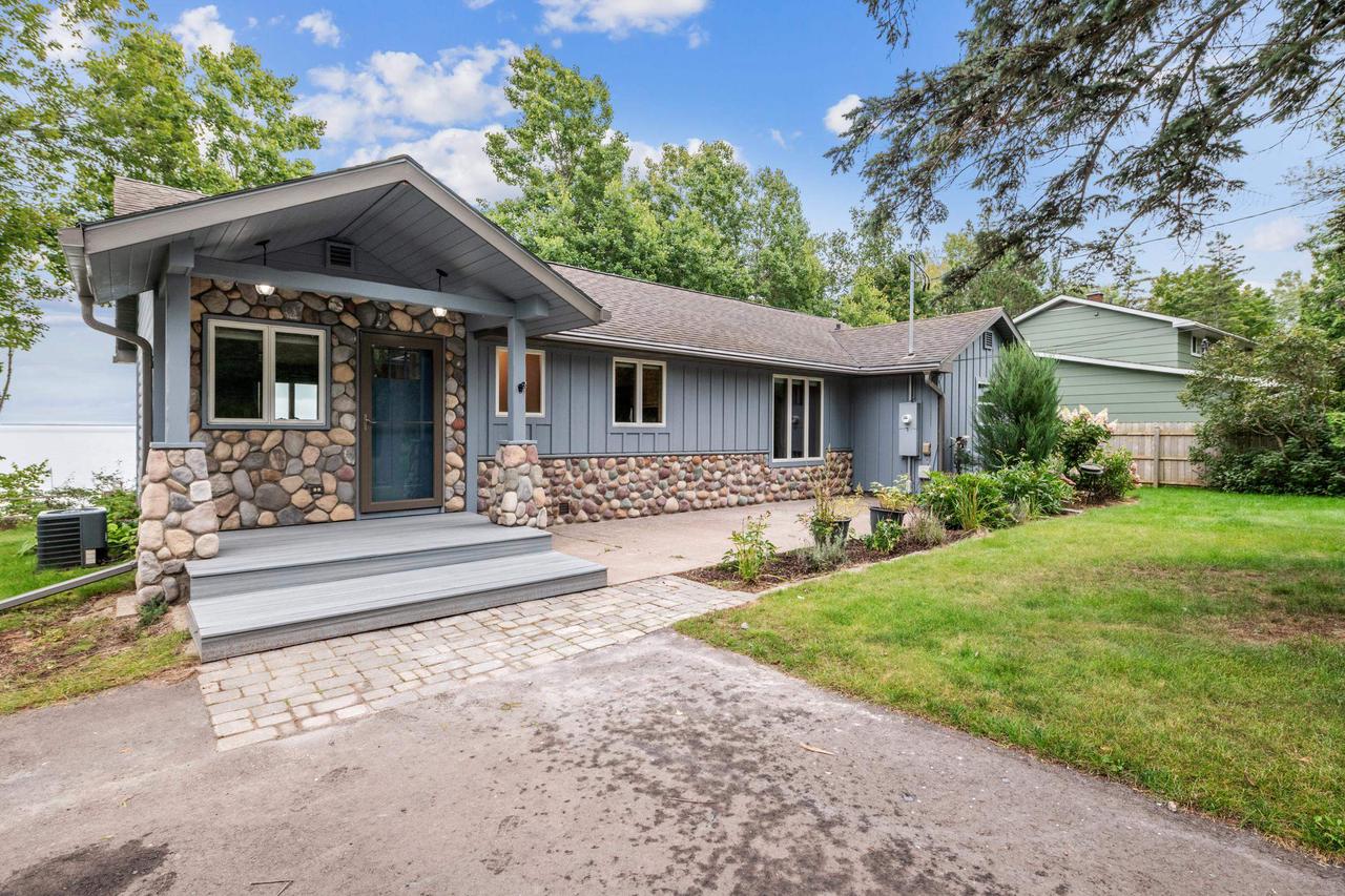 Washburn, Wisconsin, 54891, United States, 3 Bedrooms Bedrooms, ,1 BathroomBathrooms,Residential,For Sale,1960790