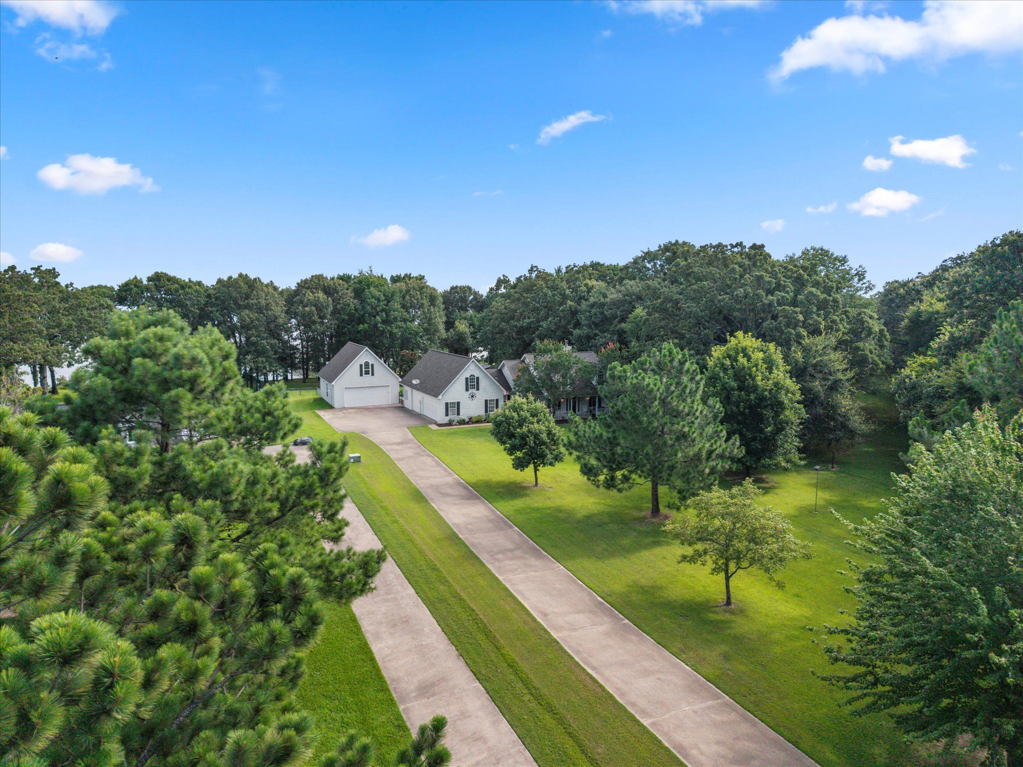 Emory, Texas, 75440, United States, 3 Bedrooms Bedrooms, ,4 BathroomsBathrooms,Residential,For Sale,1892532