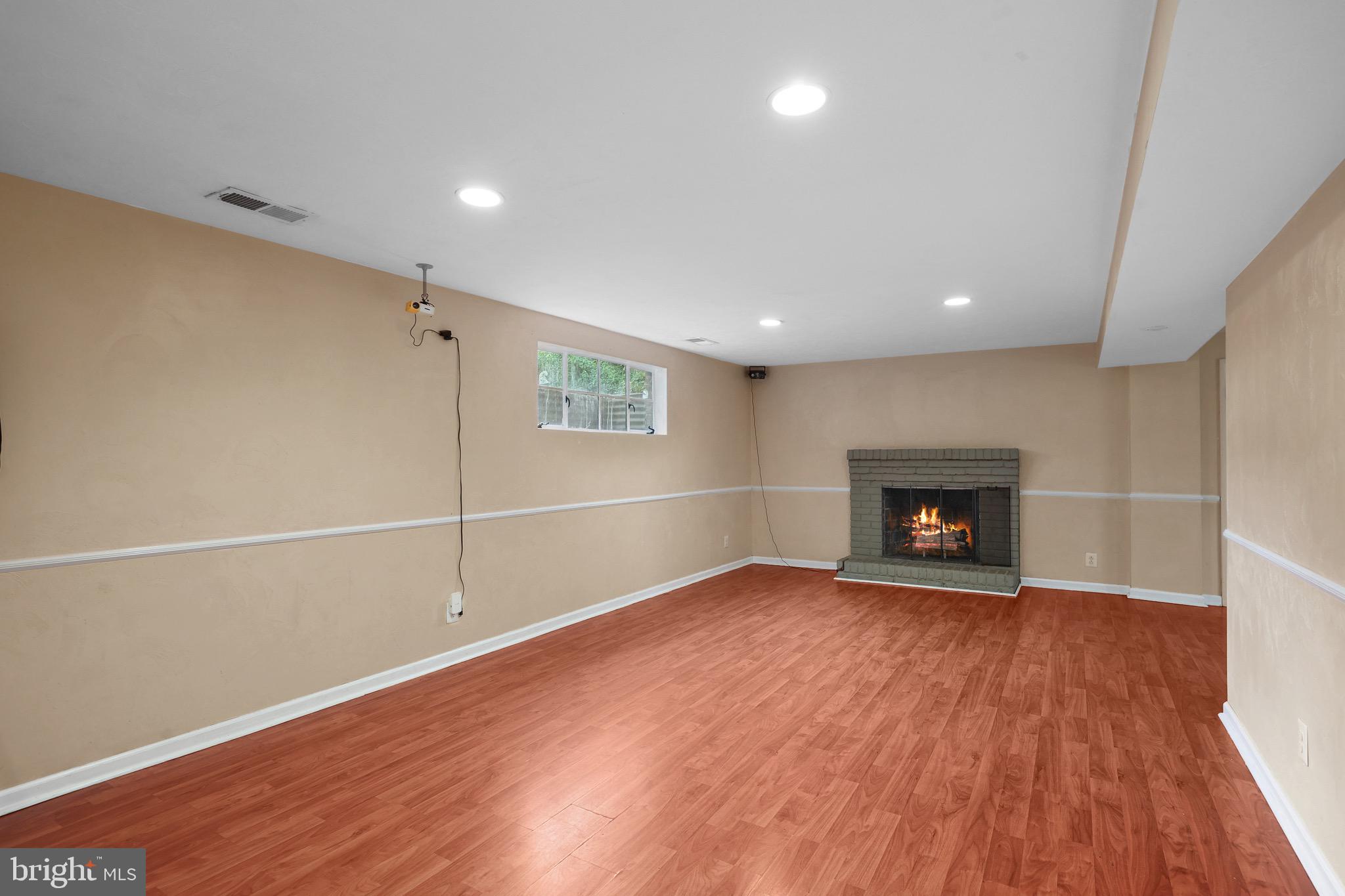 Annandale, Virginia, 22003, United States, 5 Bedrooms Bedrooms, ,3 BathroomsBathrooms,Residential,For Sale,1937773