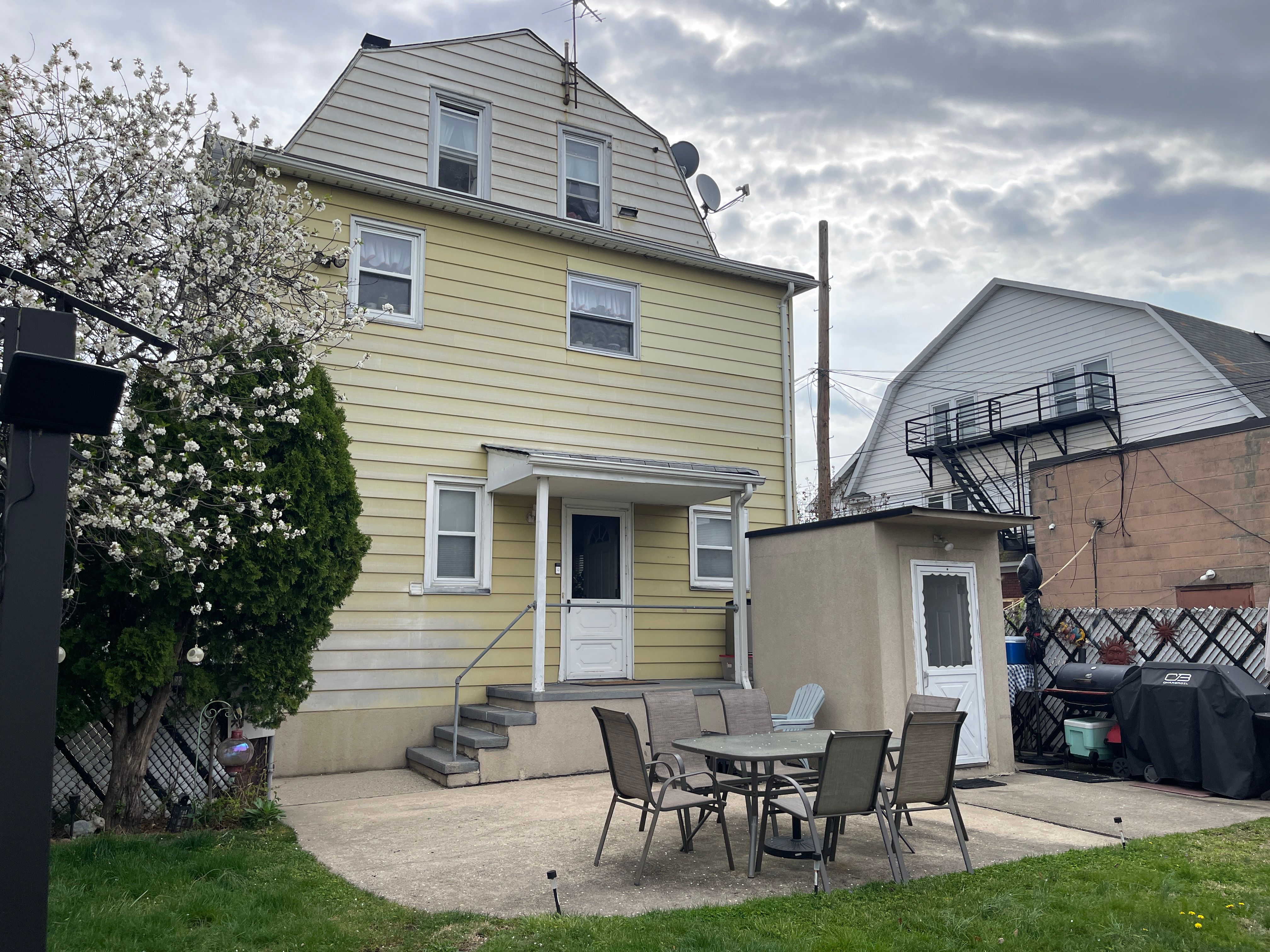  108 Bellevue Avenue, Elmwood Park, NJ, 07407 - 物件實景