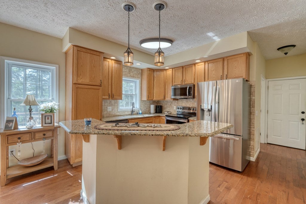 Murphy, North Carolina, 28906, United States, 3 Bedrooms Bedrooms, ,3 BathroomsBathrooms,Residential,For Sale,1902366