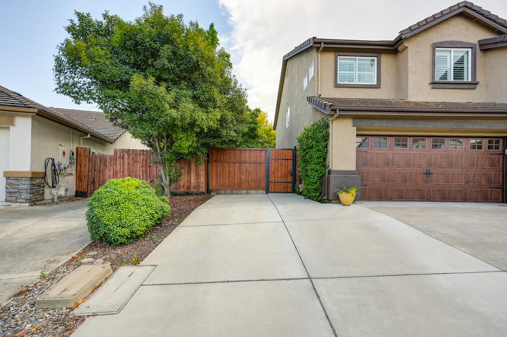 Roseville, California, 95747, United States, 6 Bedrooms Bedrooms, ,4 BathroomsBathrooms,Residential,For Sale,1940337