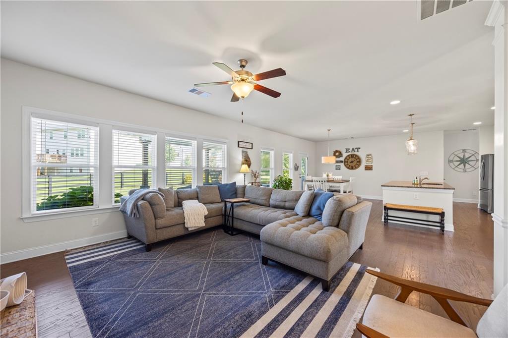 Cumming, Georgia, 30028, United States, 5 Bedrooms Bedrooms, ,4 BathroomsBathrooms,Residential,For Sale,1976985