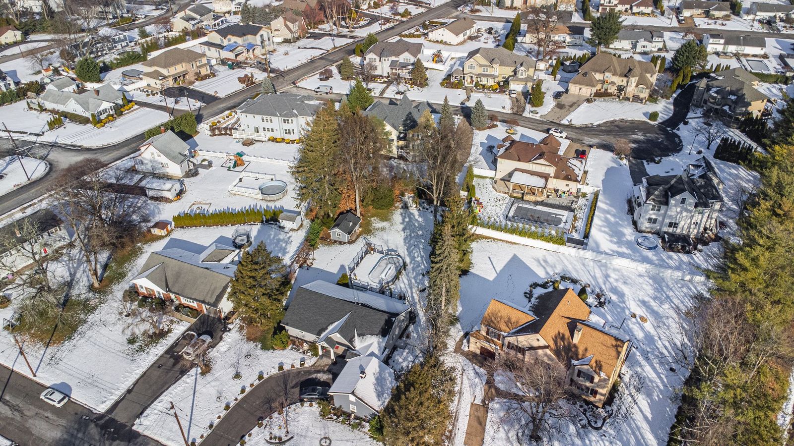 Fairfield, New Jersey, 07004, United States, 4 Bedrooms Bedrooms, ,5 BathroomsBathrooms,Residential,For Sale,2005992