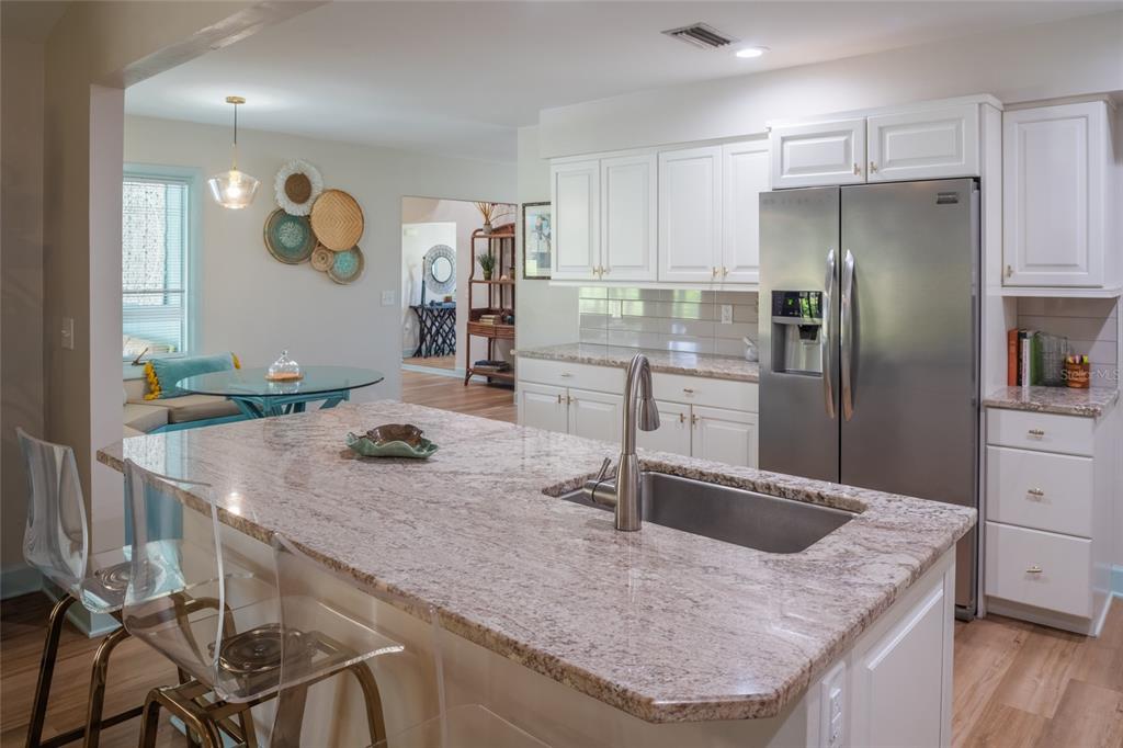 Sarasota, Florida, 34243, United States, 3 Bedrooms Bedrooms, ,4 BathroomsBathrooms,Residential,For Sale,1941793
