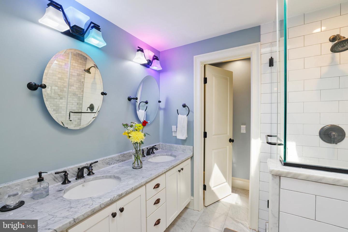 Washington, District of Columbia, 20003, United States, 2 Bedrooms Bedrooms, ,2 BathroomsBathrooms,Residential,For Sale,1896371