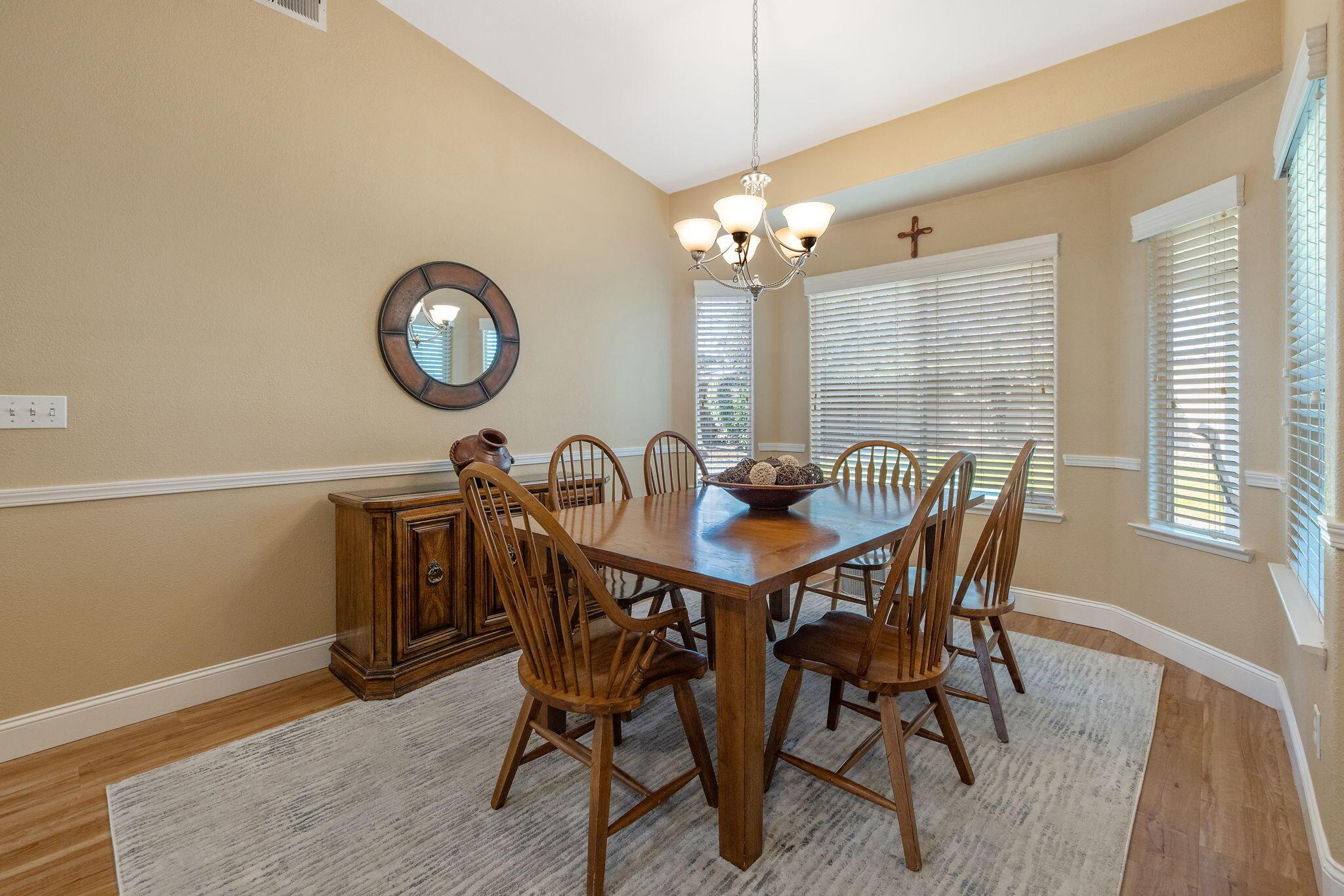 Visalia, California, 93291, United States, 3 Bedrooms Bedrooms, ,2 BathroomsBathrooms,Residential,For Sale,2013807