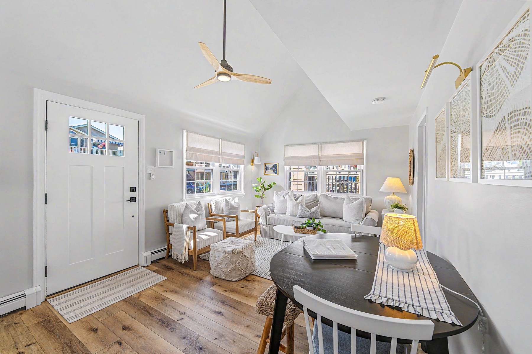  2353 Asbury Avenue - 物件實景
