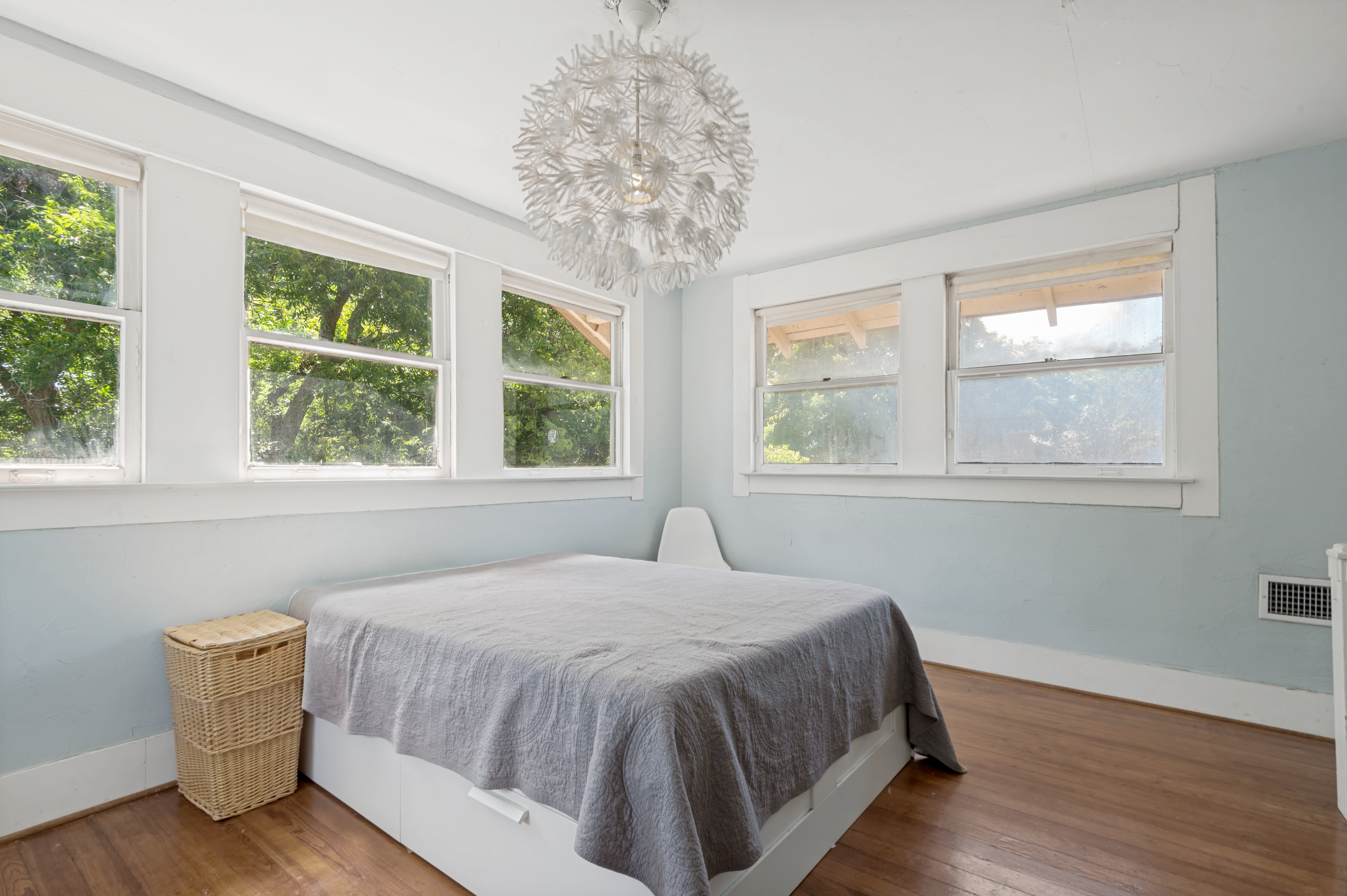  Value Opportunity in Winnetka Heights - 物件實景
