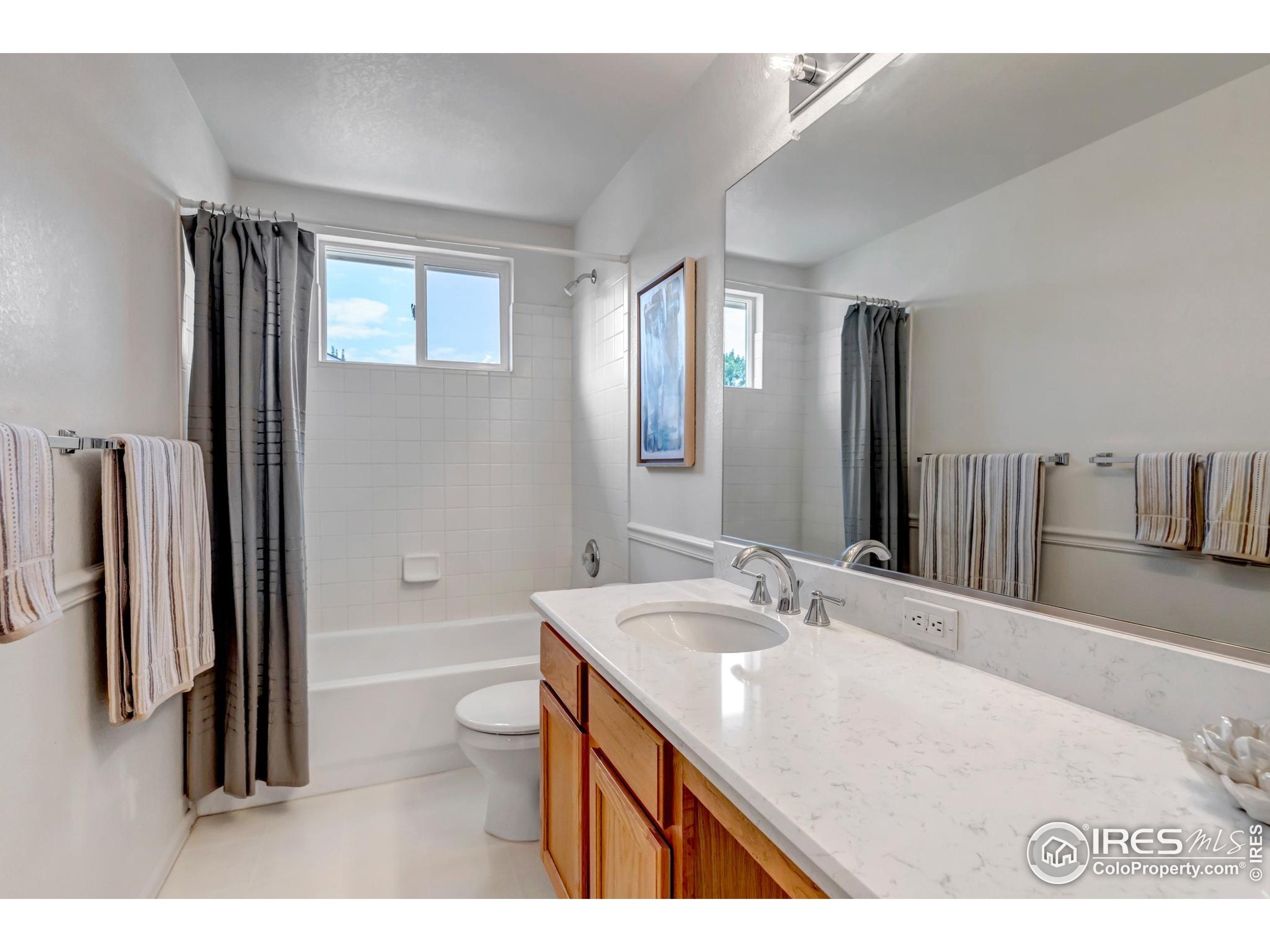 Longmont, Colorado, 80504, United States, 4 Bedrooms Bedrooms, ,3 BathroomsBathrooms,Residential,For Sale,1895647