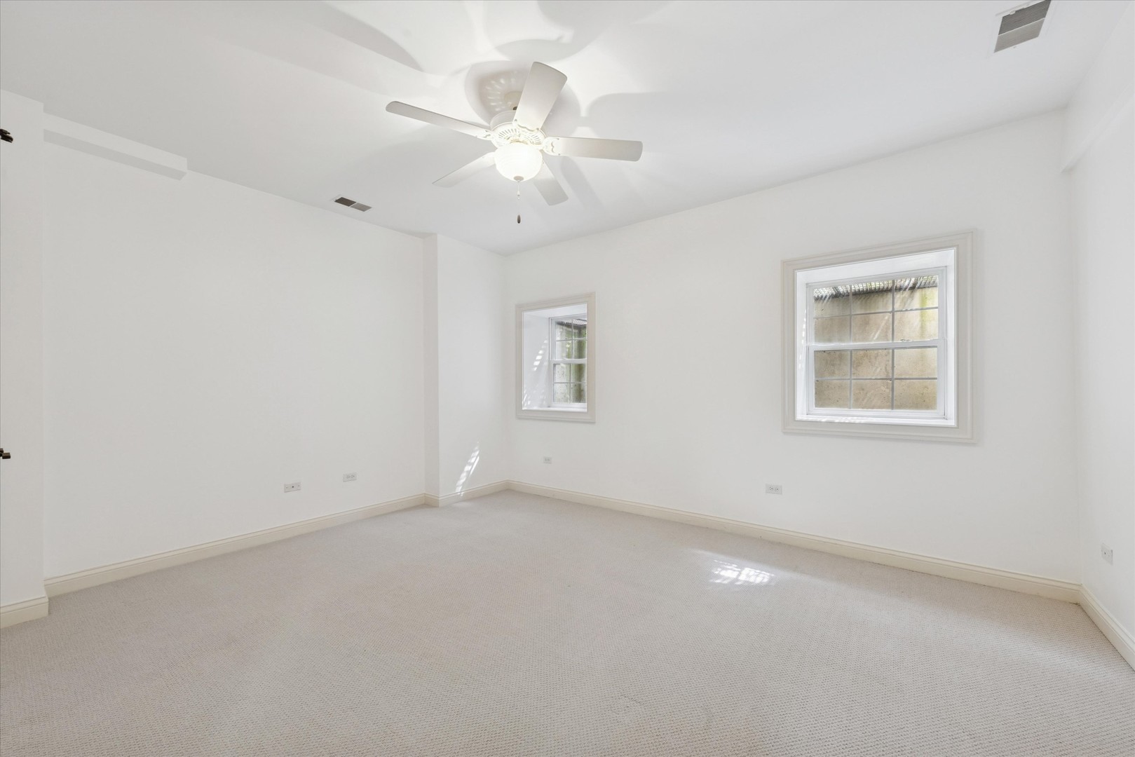 Hinsdale, Illinois, 60521, United States, 6 Bedrooms Bedrooms, ,8 BathroomsBathrooms,Residential,For Sale,1939484