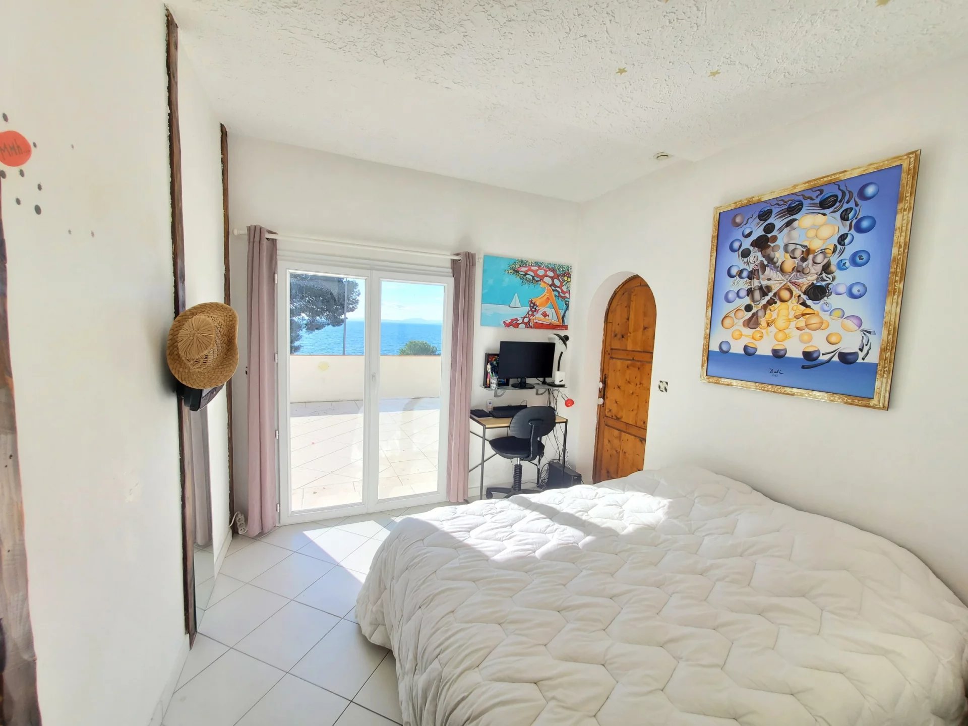 Saint-Raphaël, Provence-Alpes-Côte d’Azur, 83700, FR, 13 Bedrooms Bedrooms, ,16 BathroomsBathrooms,Residential,For Sale,1994506